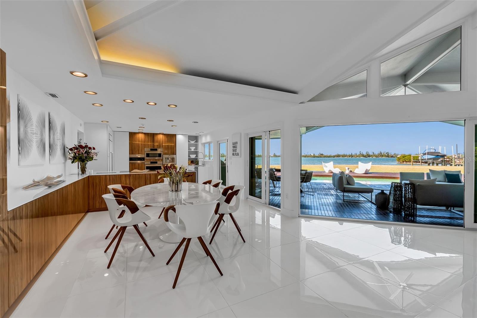 Image 15 of 40 For 1306 Lake Shore Drive