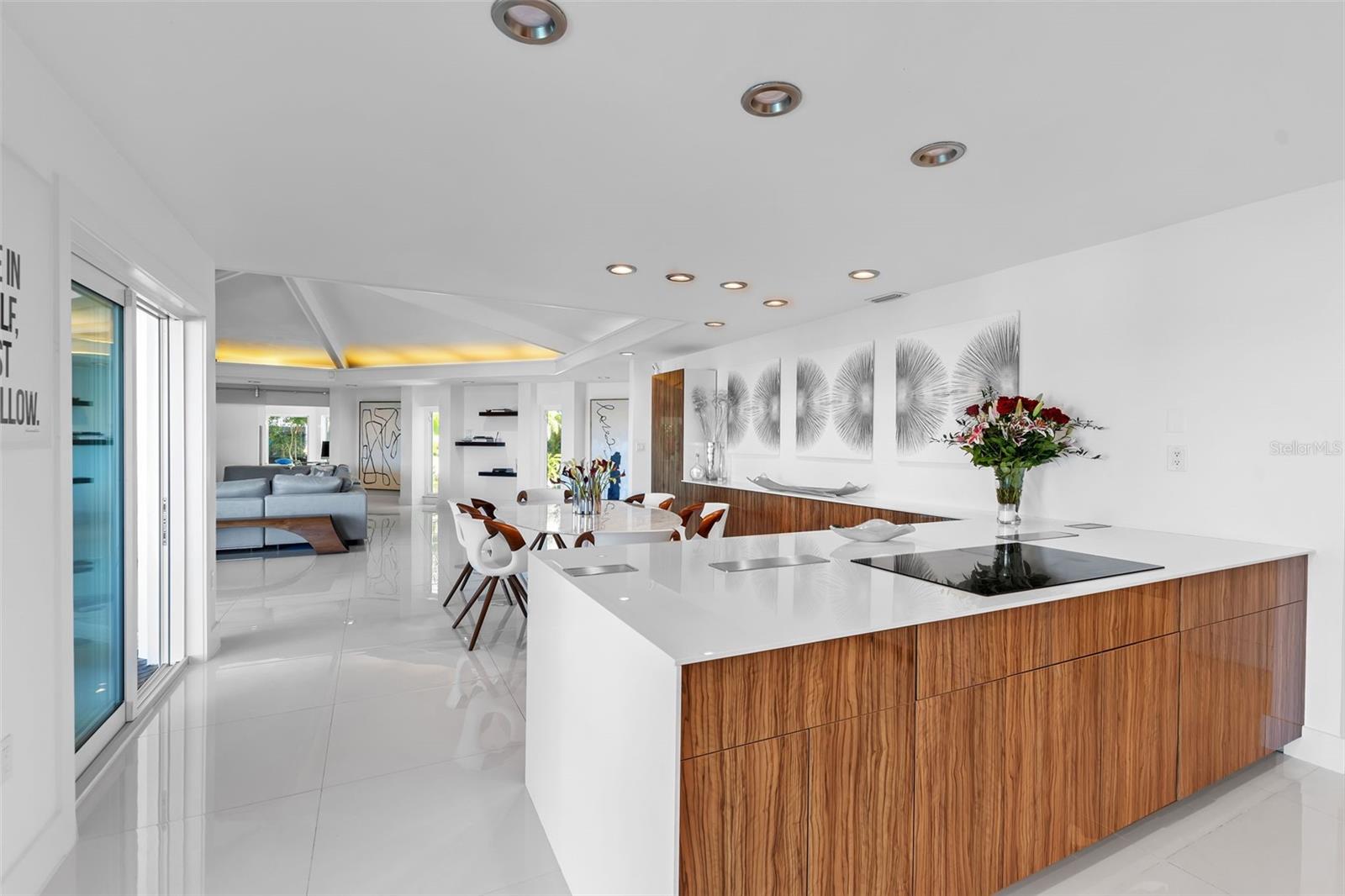 Image 19 of 40 For 1306 Lake Shore Drive