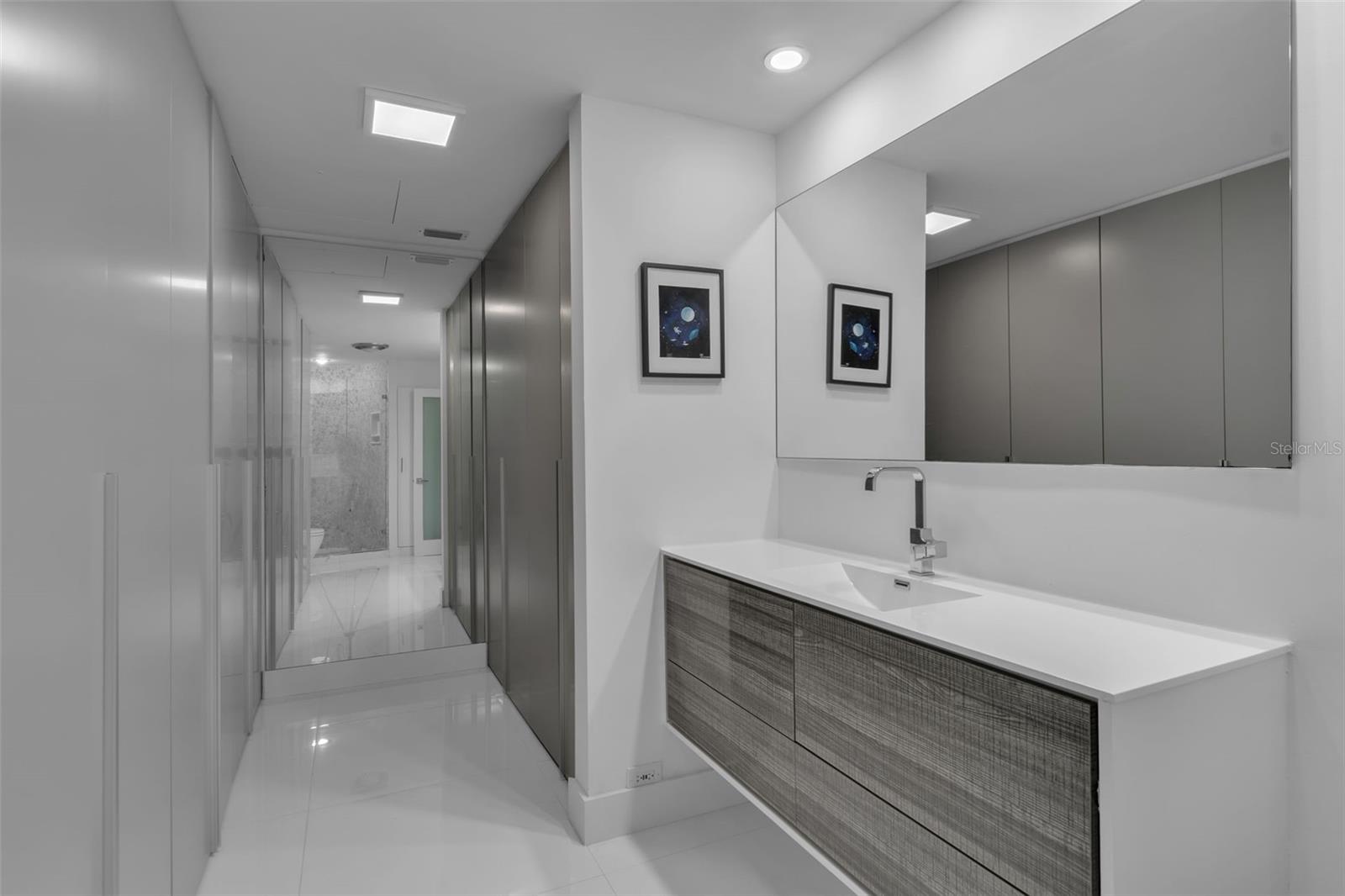 Image 24 of 40 For 1306 Lake Shore Drive