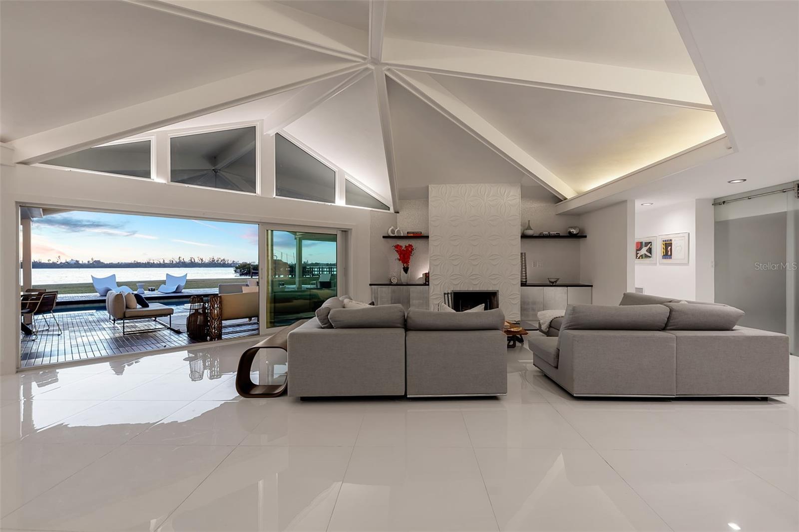 Image 8 of 40 For 1306 Lake Shore Drive