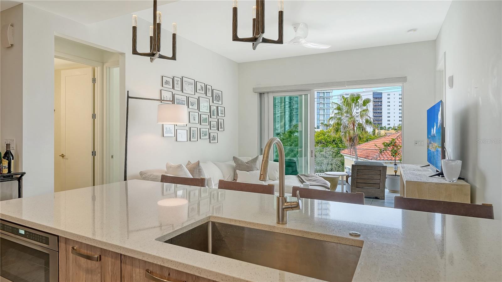 Image 14 of 48 For 635 Orange Avenue 301