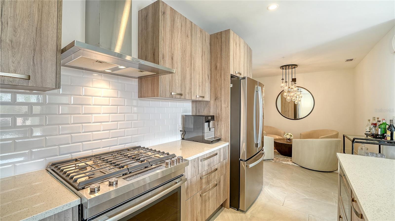 Image 15 of 48 For 635 Orange Avenue 301