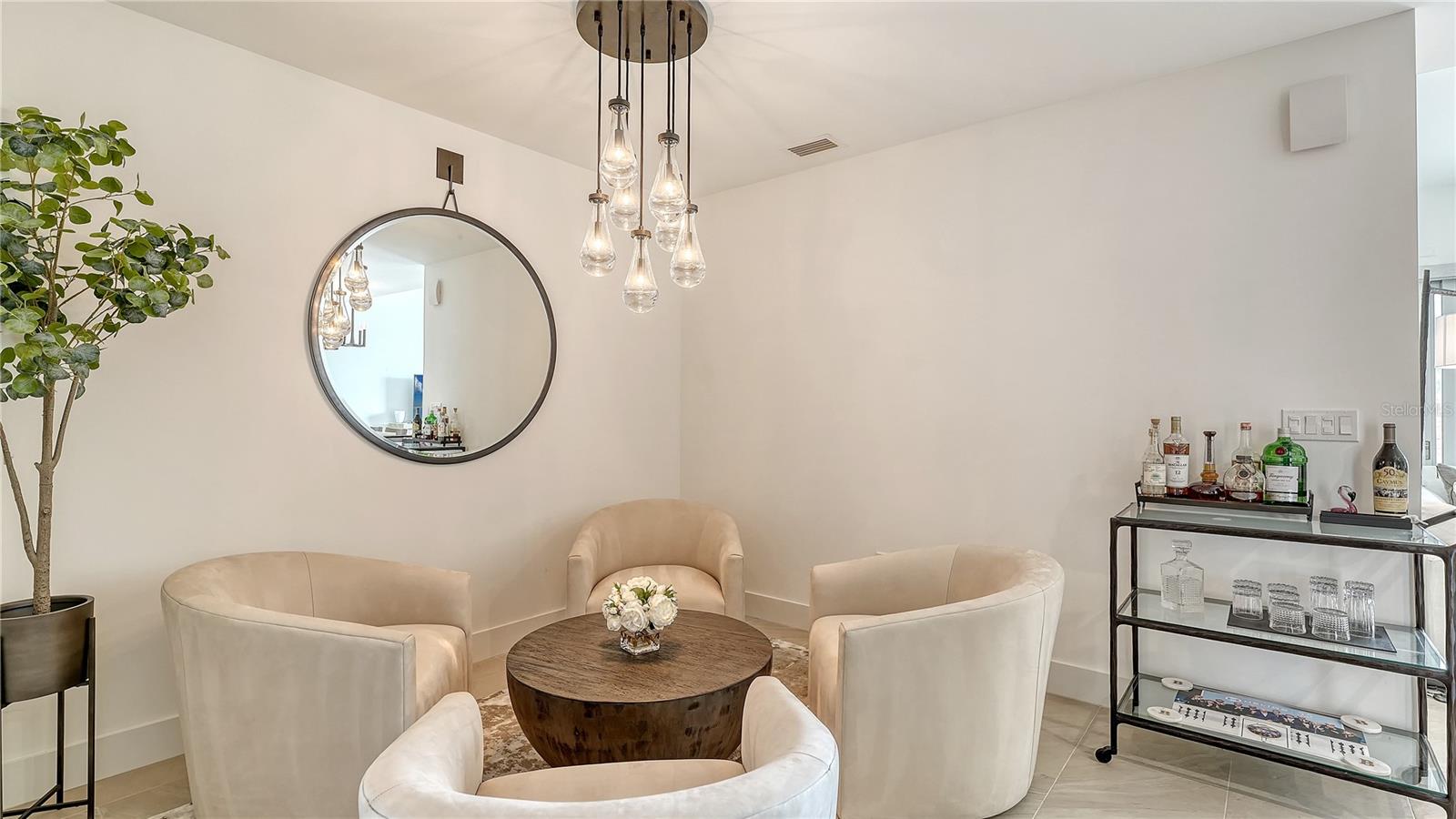 Image 17 of 48 For 635 Orange Avenue 301