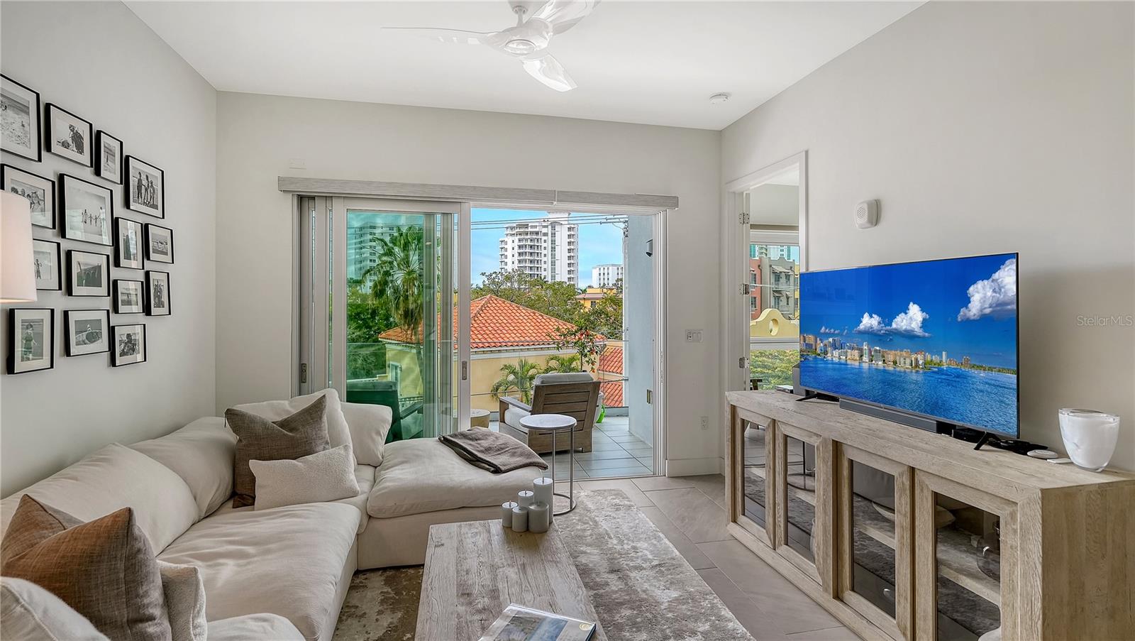 Image 21 of 48 For 635 Orange Avenue 301