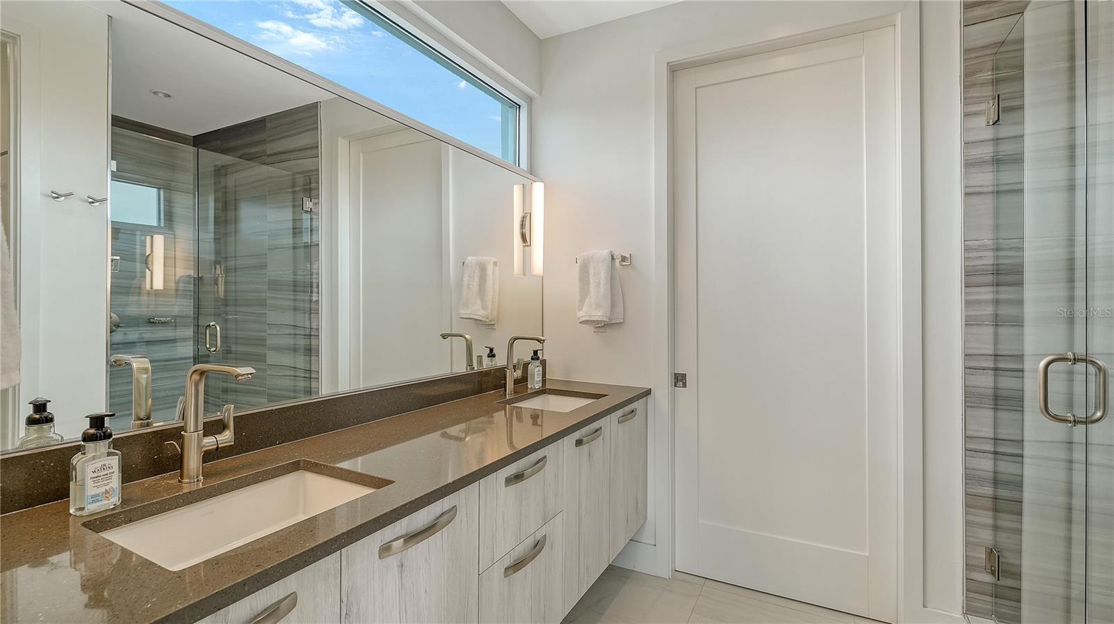 Image 25 of 48 For 635 Orange Avenue 301