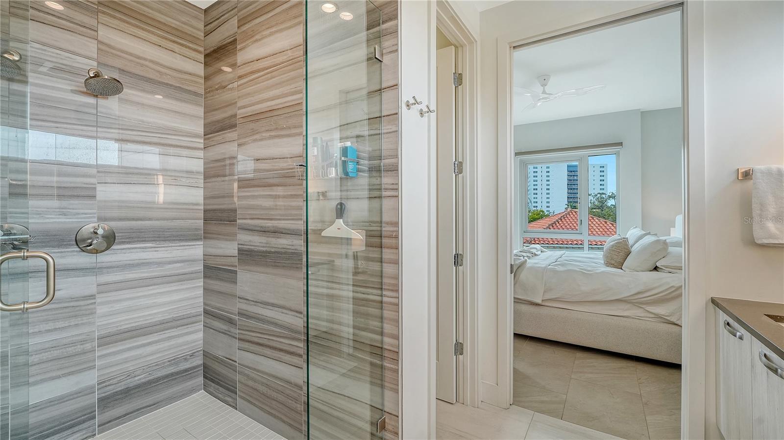 Image 27 of 48 For 635 Orange Avenue 301