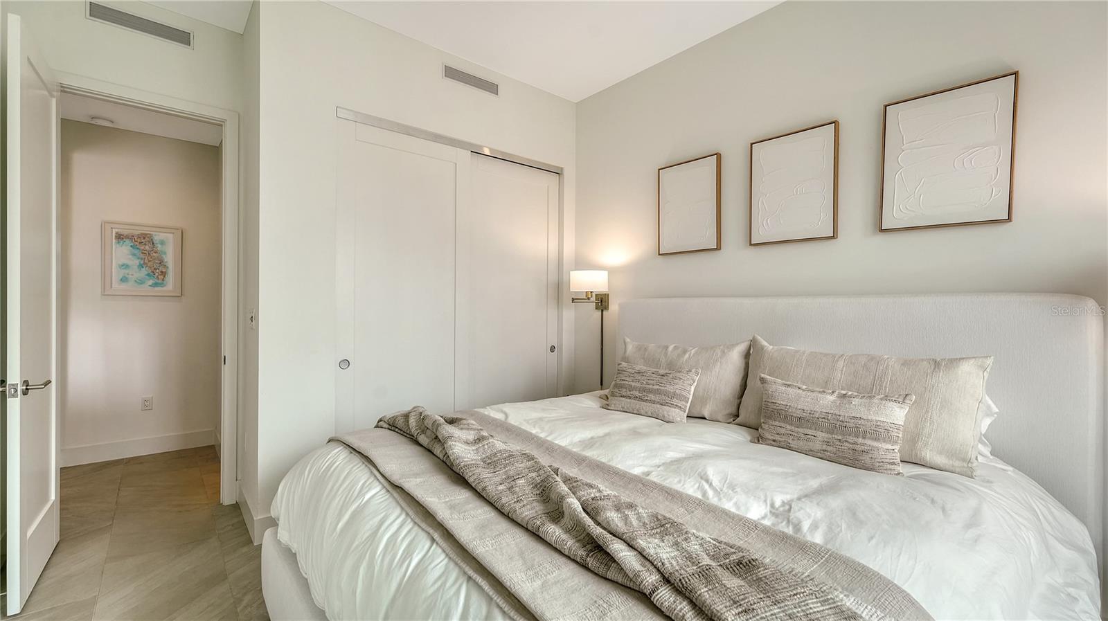 Image 32 of 48 For 635 Orange Avenue 301