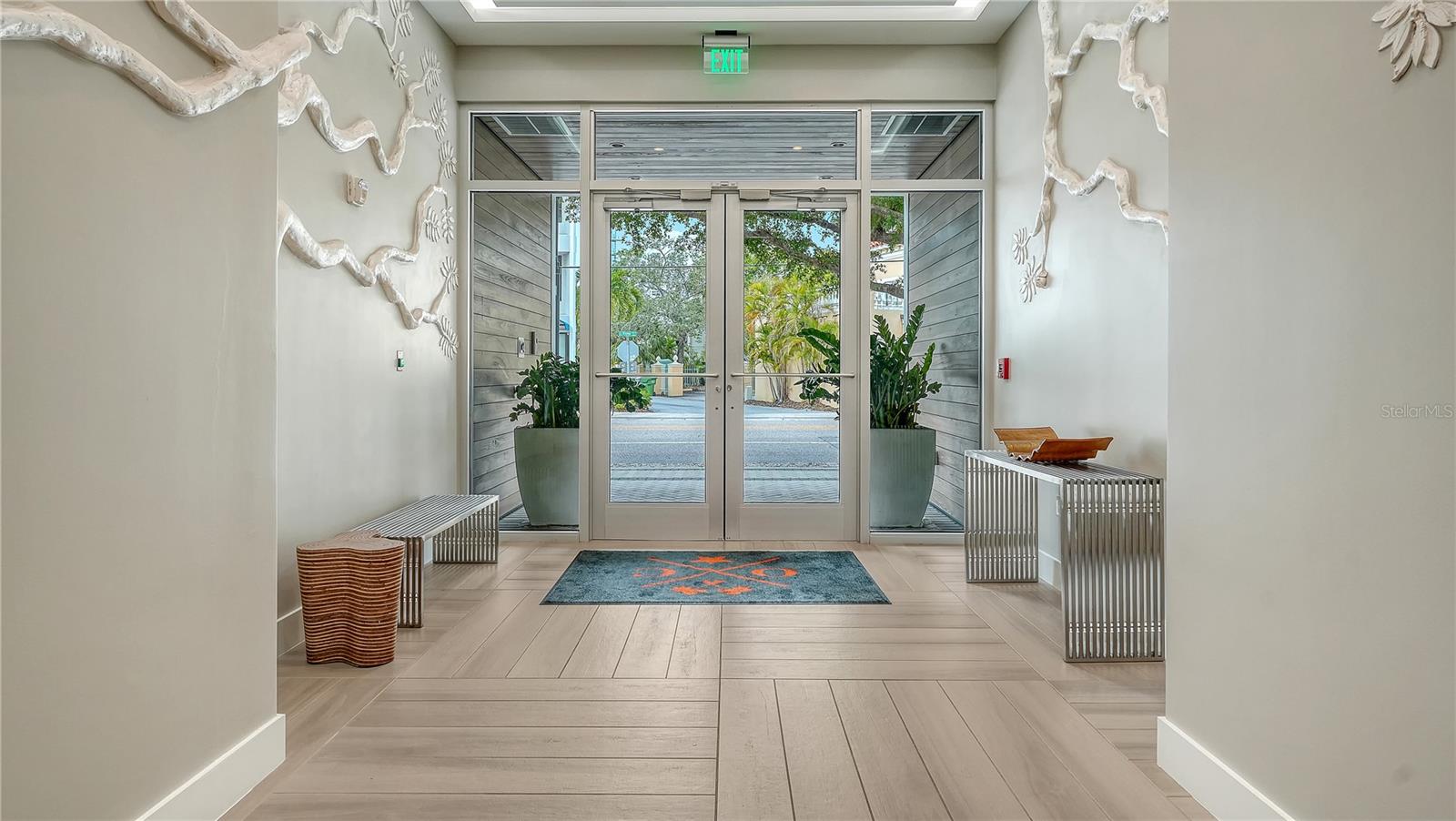 Image 7 of 48 For 635 Orange Avenue 301