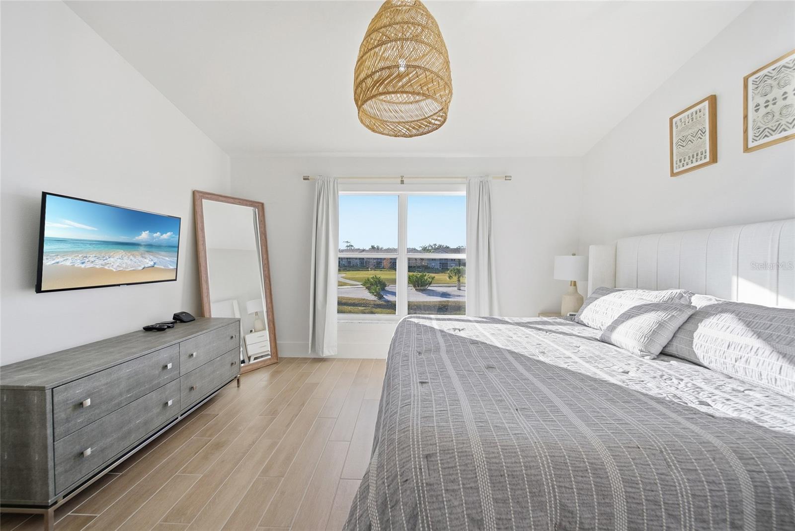 Image 18 of 41 For 5230 Hyland Hills Avenue 1325