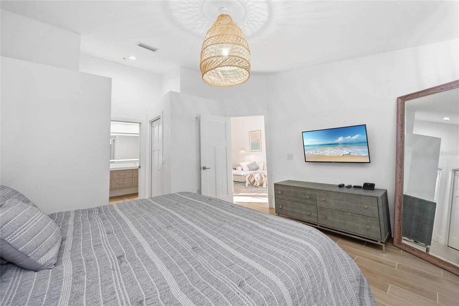 Image 19 of 41 For 5230 Hyland Hills Avenue 1325