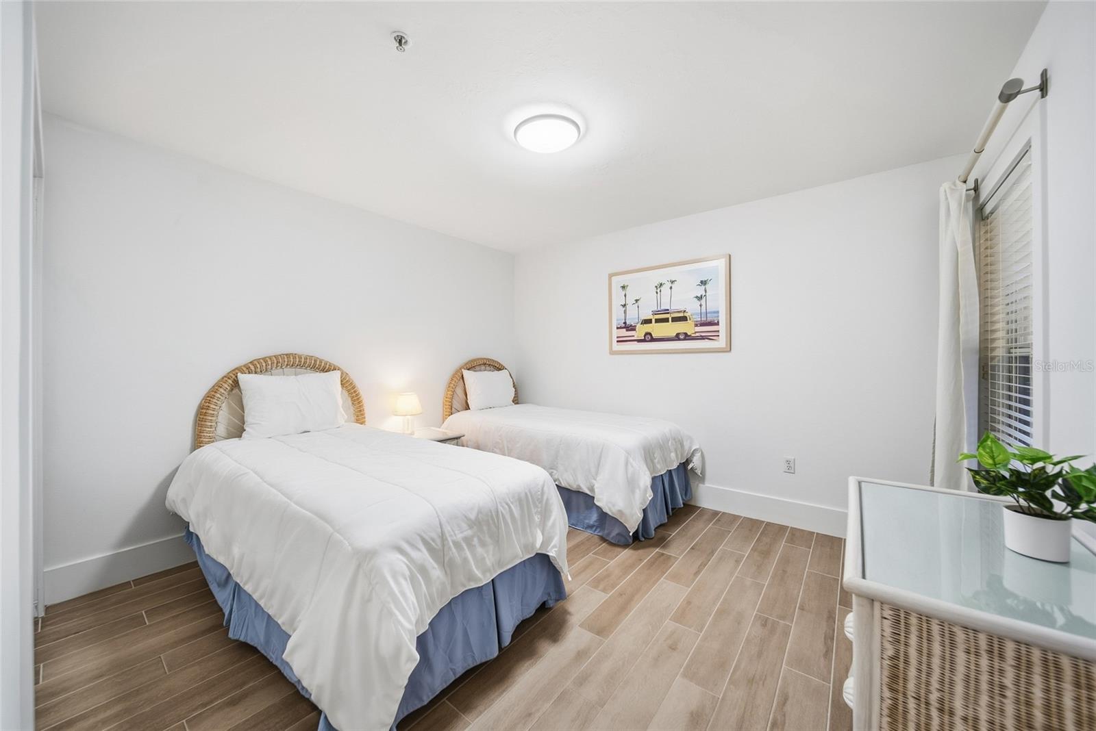 Image 22 of 41 For 5230 Hyland Hills Avenue 1325