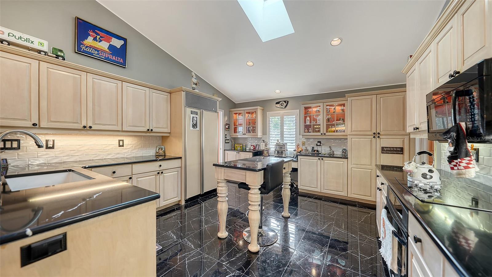 Image 21 of 66 For 7421 Weeping Willow Boulevard