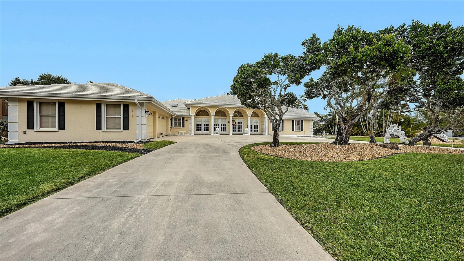 Image 4 of 66 For 7421 Weeping Willow Boulevard