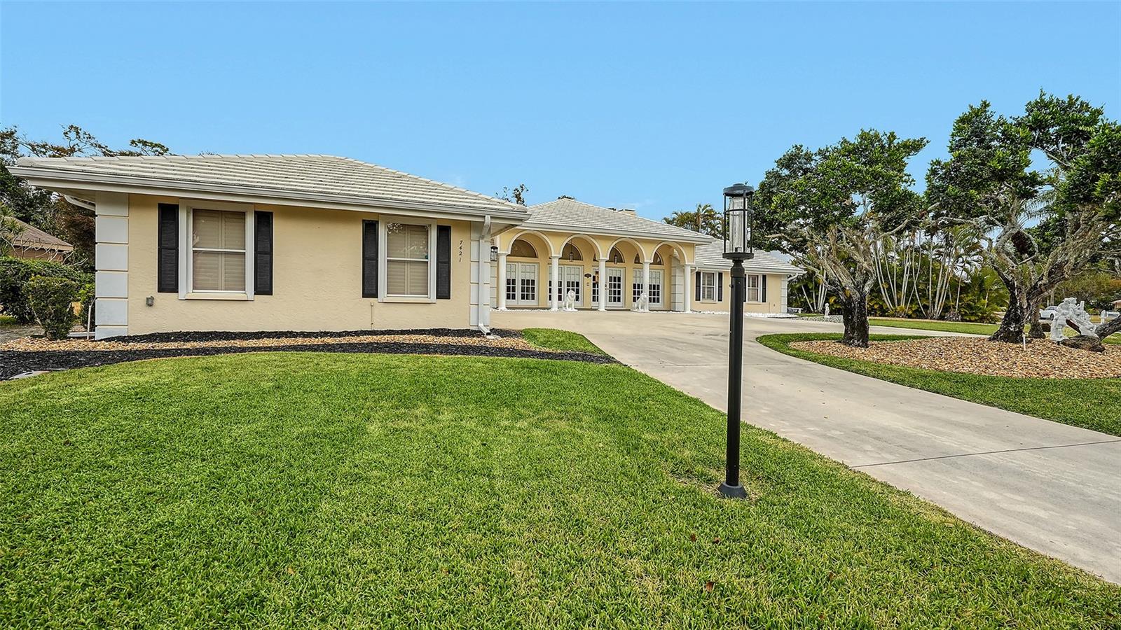 Image 5 of 66 For 7421 Weeping Willow Boulevard