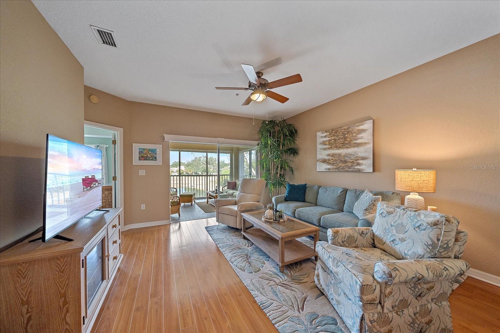 Image 6 of 42 For 6334 Grand Oak Circle 203