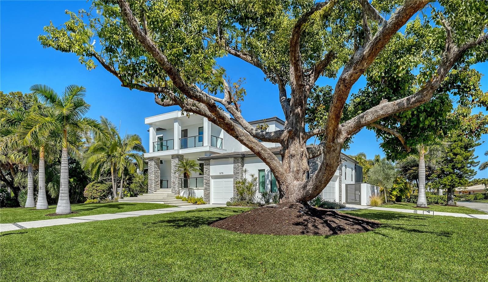 Image 2 of 50 For 575 Spoonbill Drive