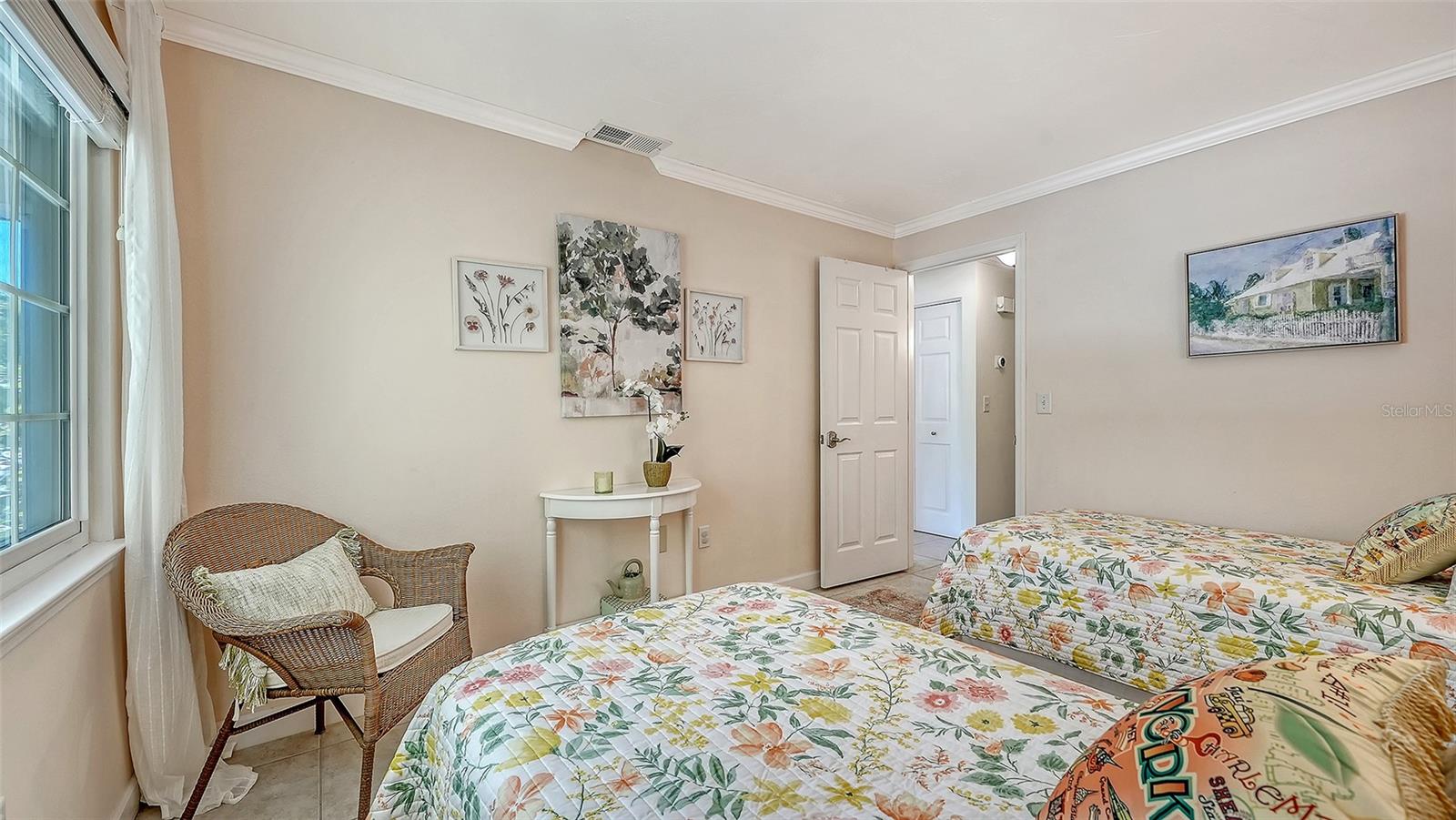 Image 36 of 58 For 454 Palmetto Court