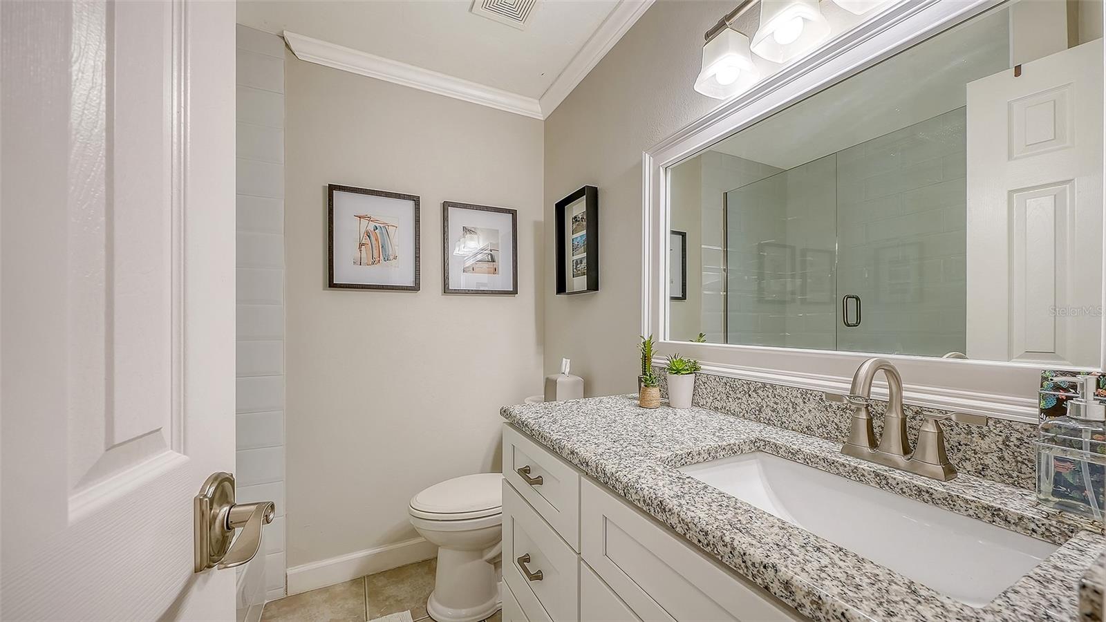 Image 37 of 58 For 454 Palmetto Court