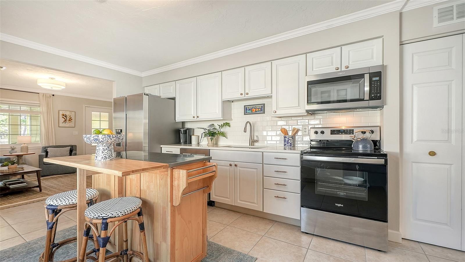 Image 6 of 58 For 454 Palmetto Court