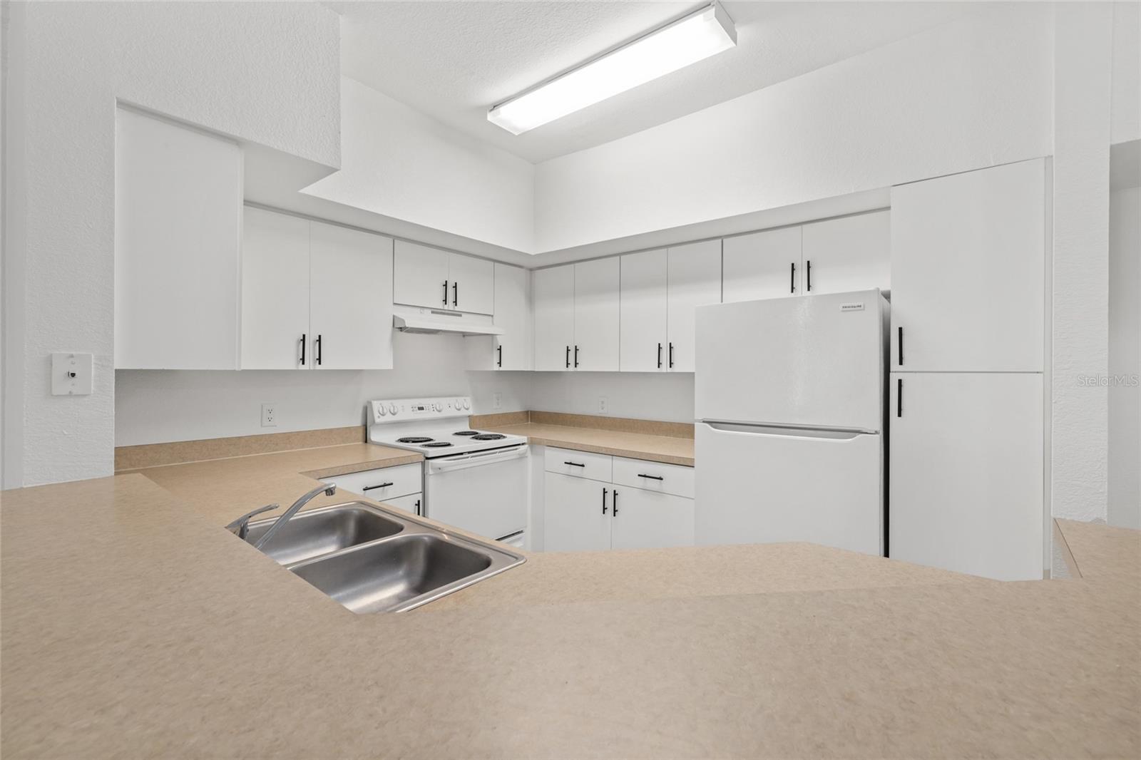 Image 9 of 57 For 4170 Central Sarasota Parkway 425