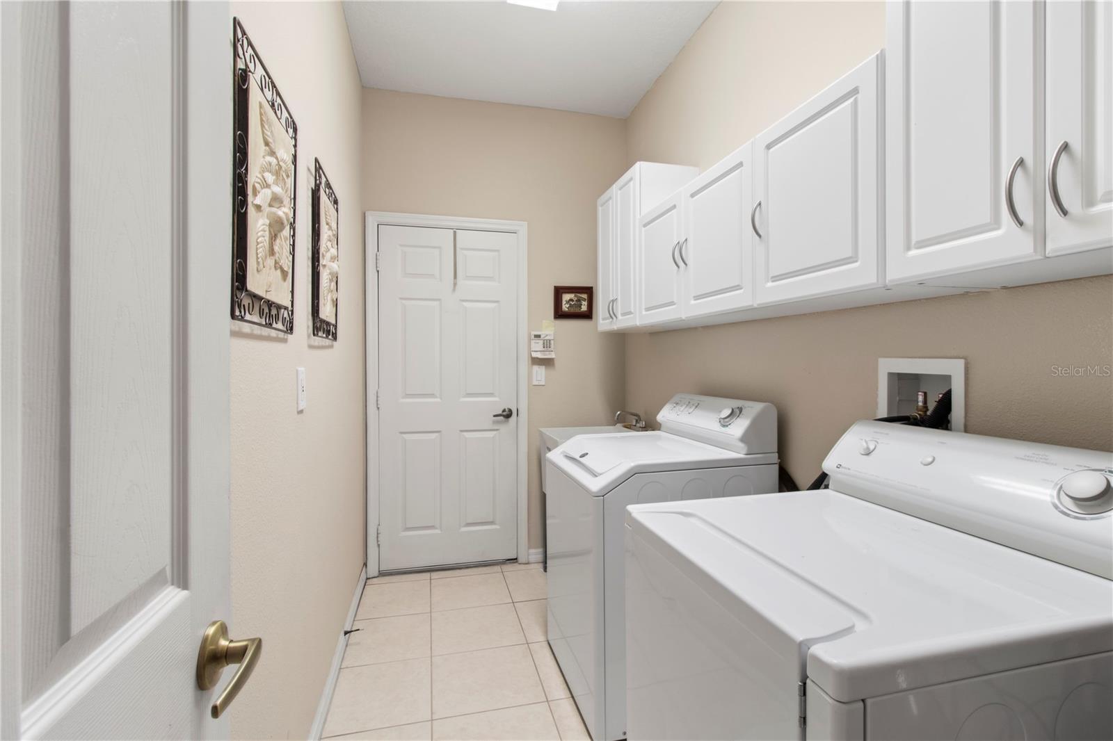 Image 43 of 74 For 7891 Kavanagh Court