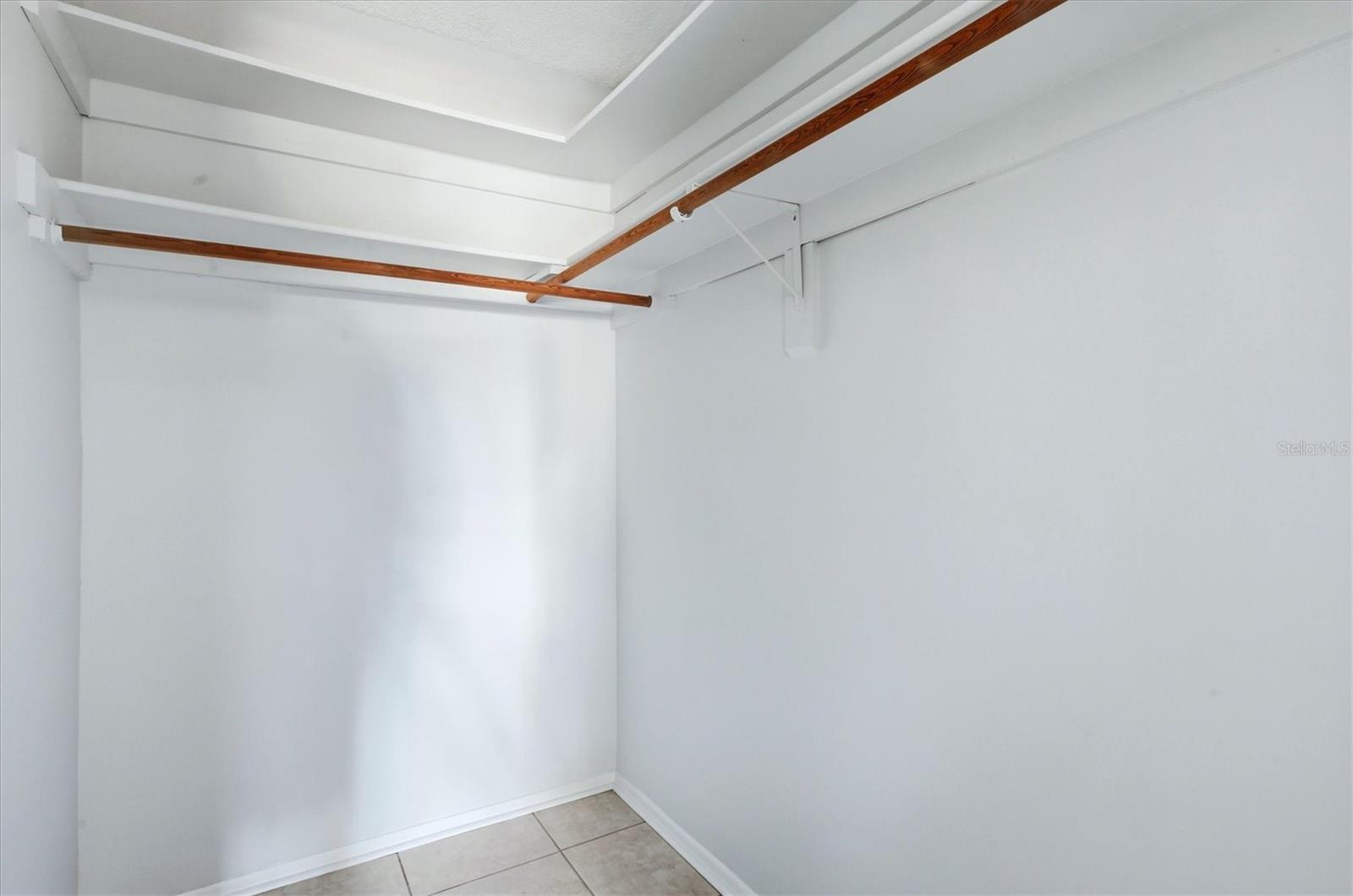 Image 22 of 51 For 2280 Stickney Point Rd  410