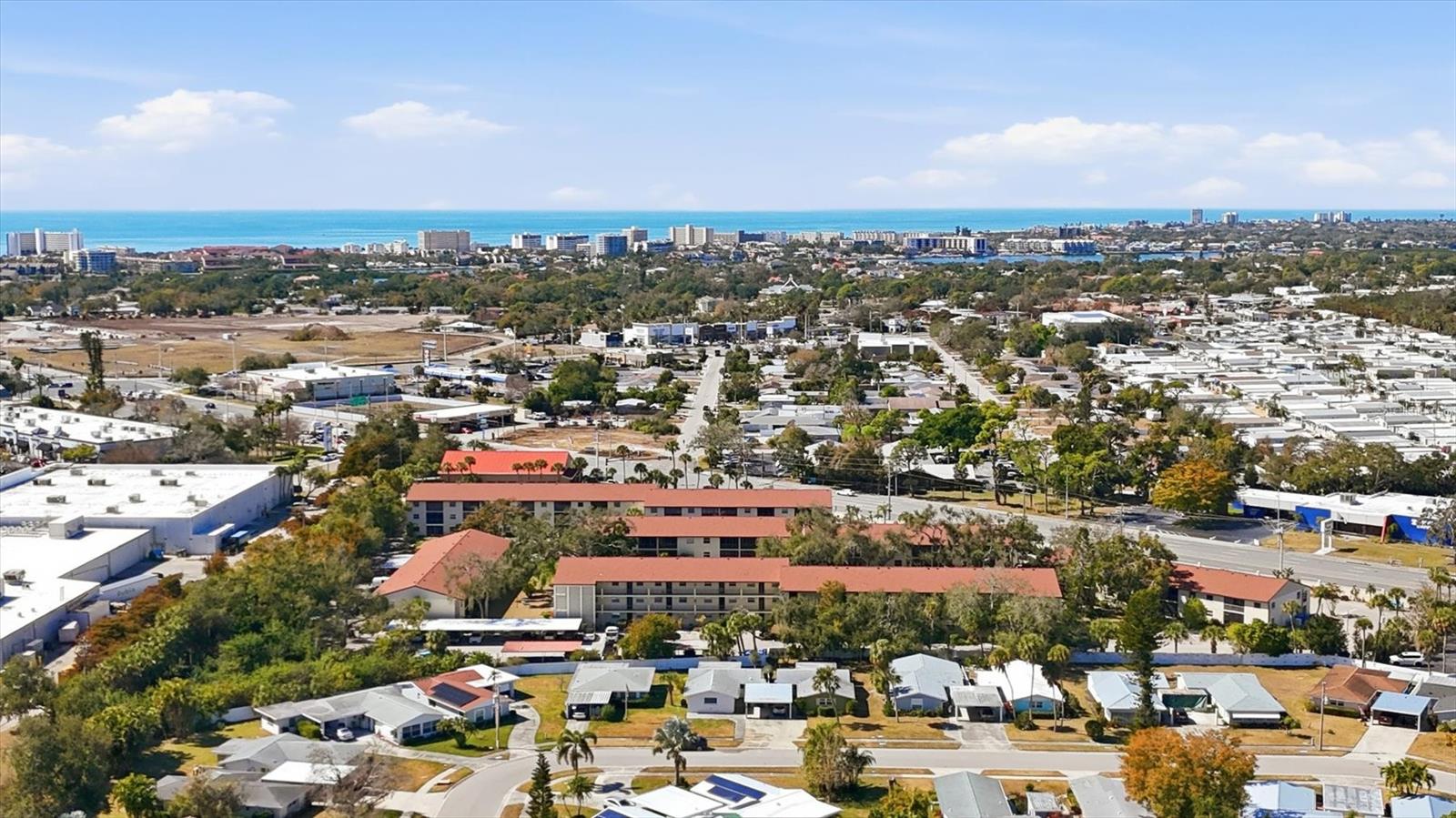 Image 43 of 51 For 2280 Stickney Point Rd  410