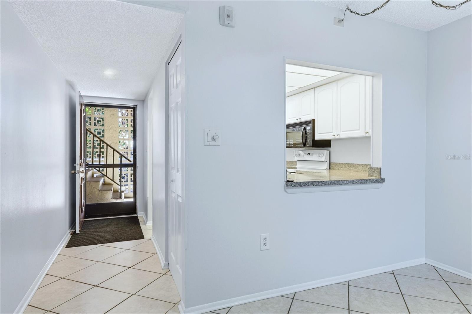 Image 7 of 51 For 2280 Stickney Point Rd  410