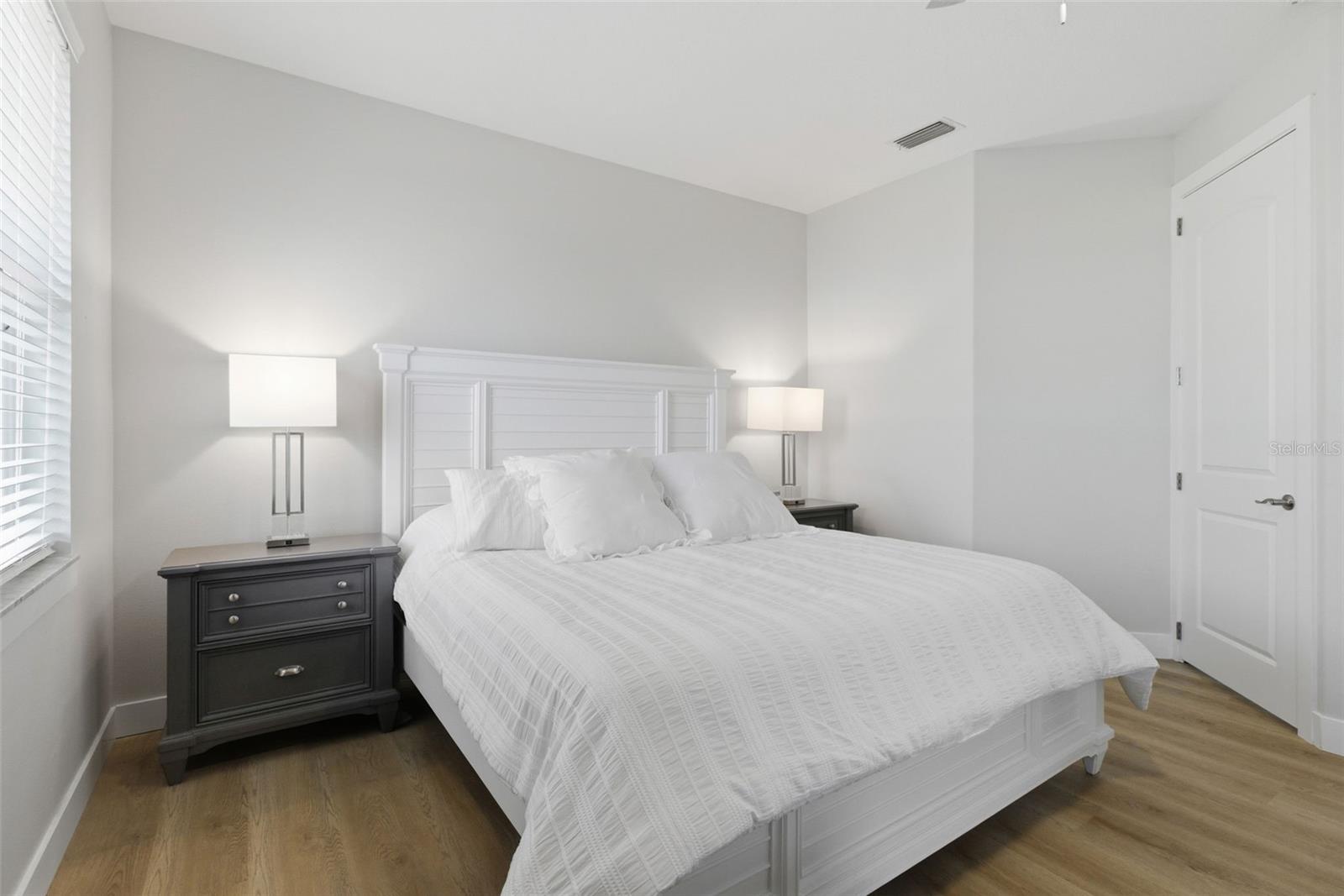 Image 31 of 43 For 2278 Vintage Street