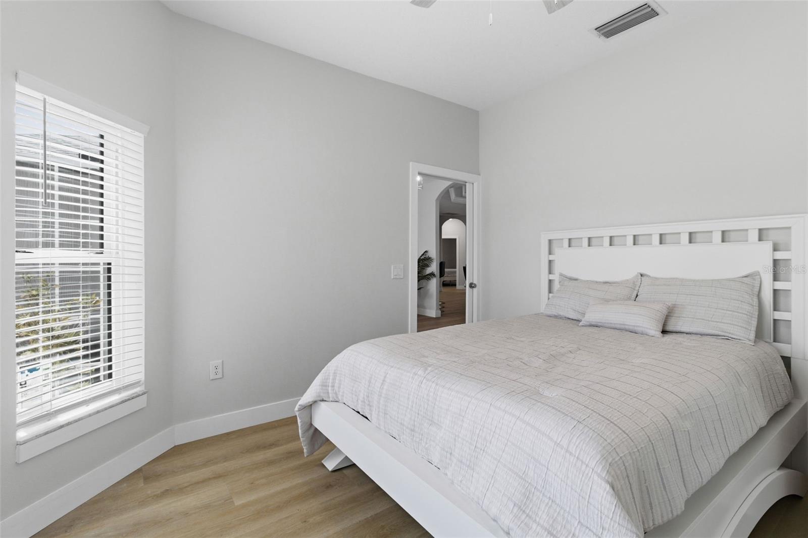 Image 40 of 43 For 2278 Vintage Street