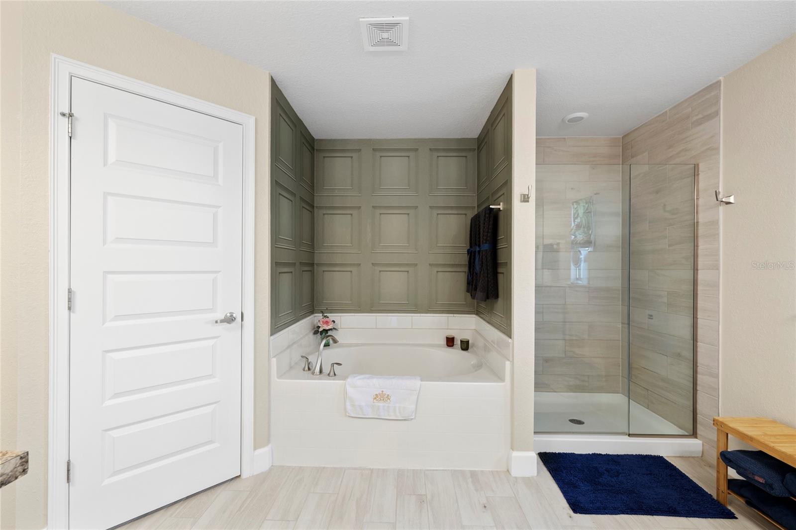 Image 18 of 38 For 4989 Ageman Avenue