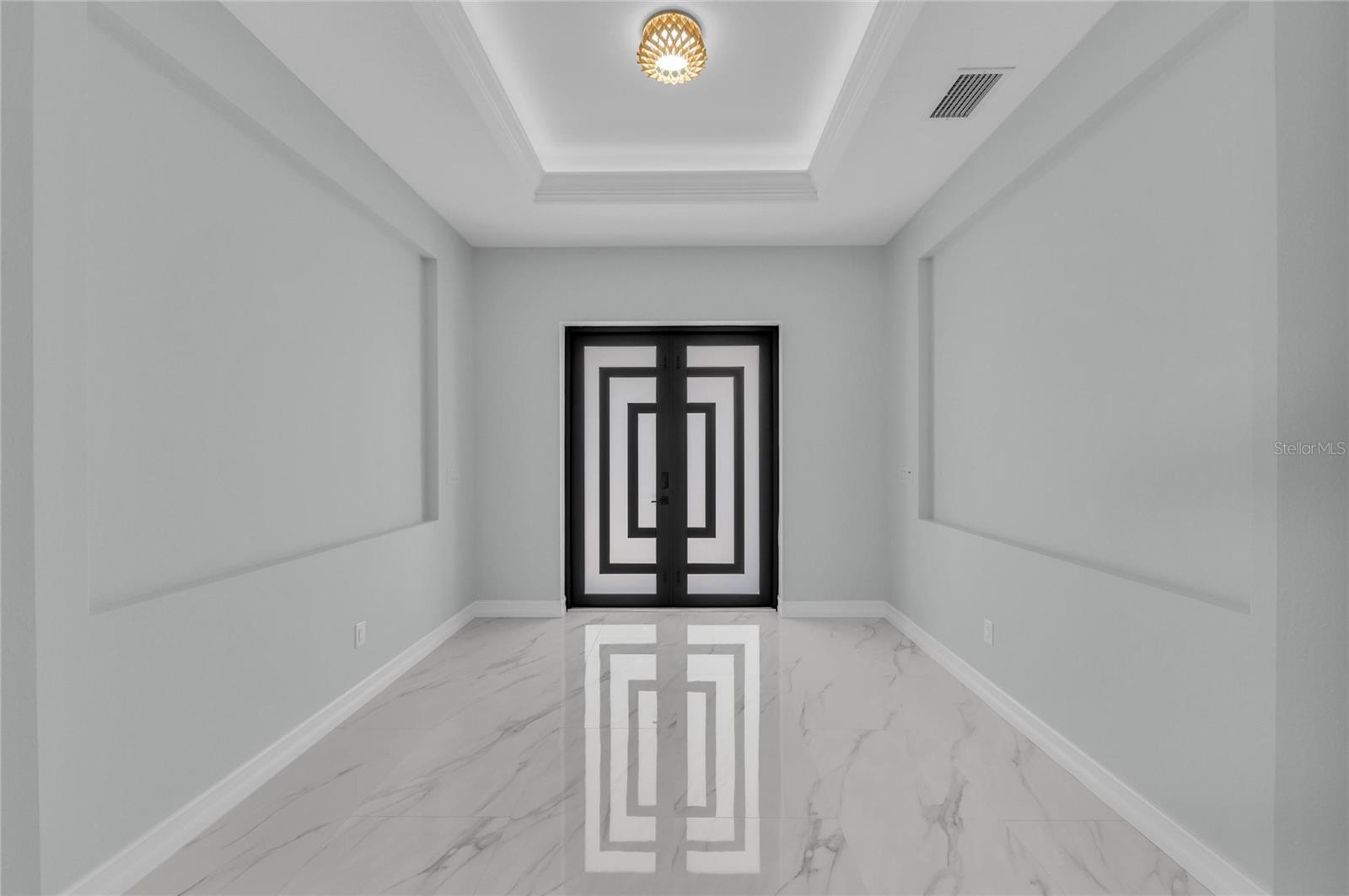 Image 14 of 73 For 18702 Arapahoe Circle