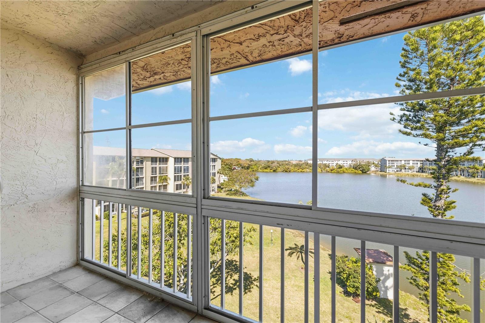 Image 30 of 39 For 3983 Lake Bayshore Drive F-508