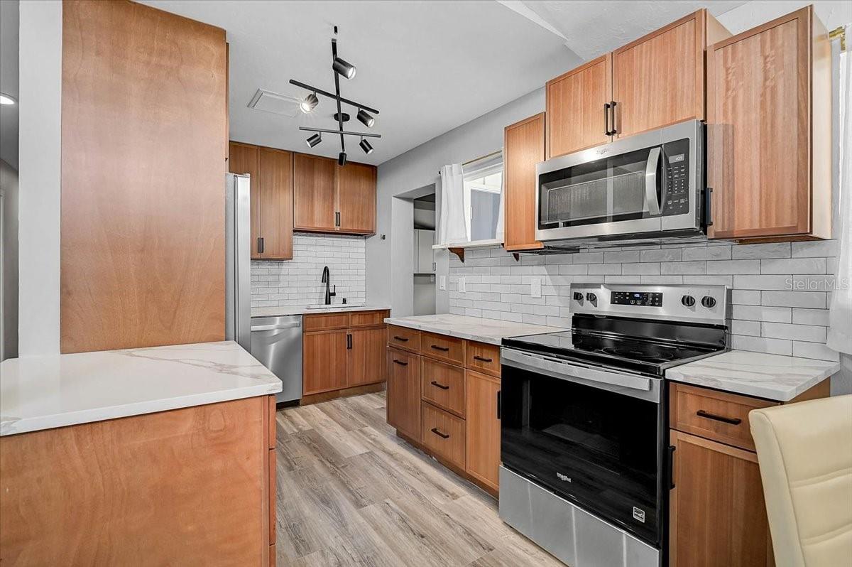 Image 10 of 34 For 3133 Lake Ridge Drive