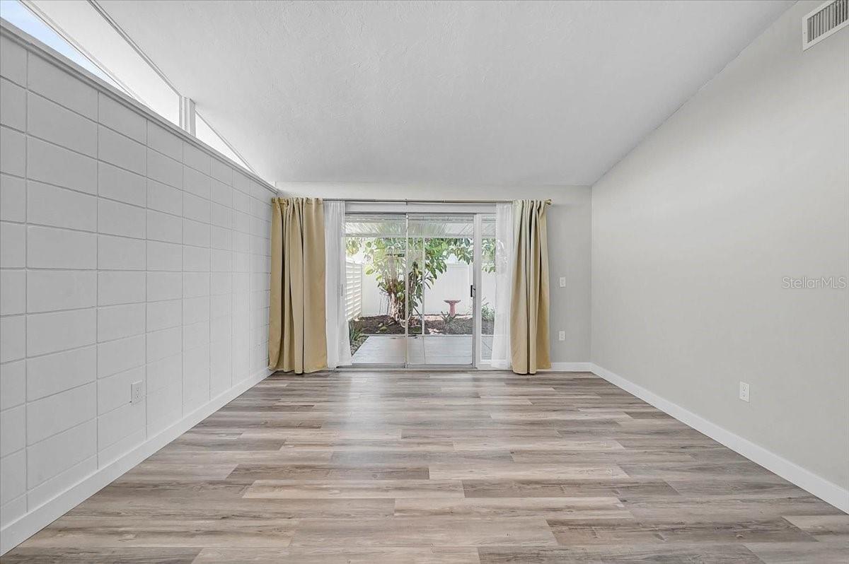 Image 4 of 34 For 3133 Lake Ridge Drive