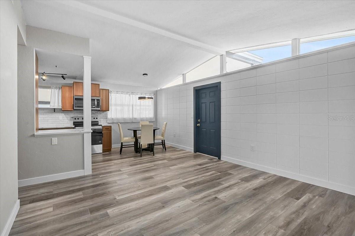 Image 7 of 34 For 3133 Lake Ridge Drive