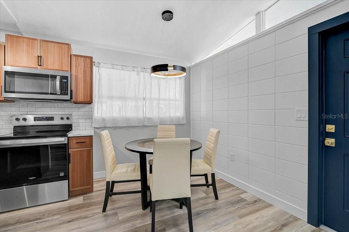 Image 8 of 34 For 3133 Lake Ridge Drive