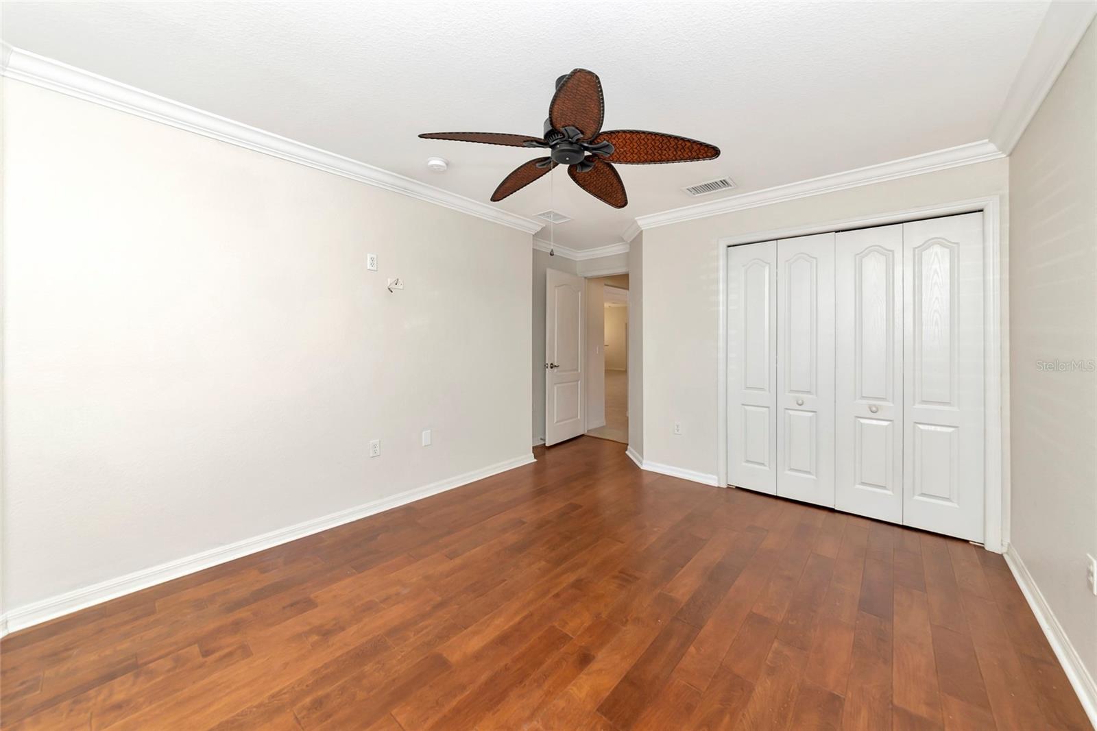 Image 21 of 100 For 223 River Enclave Court