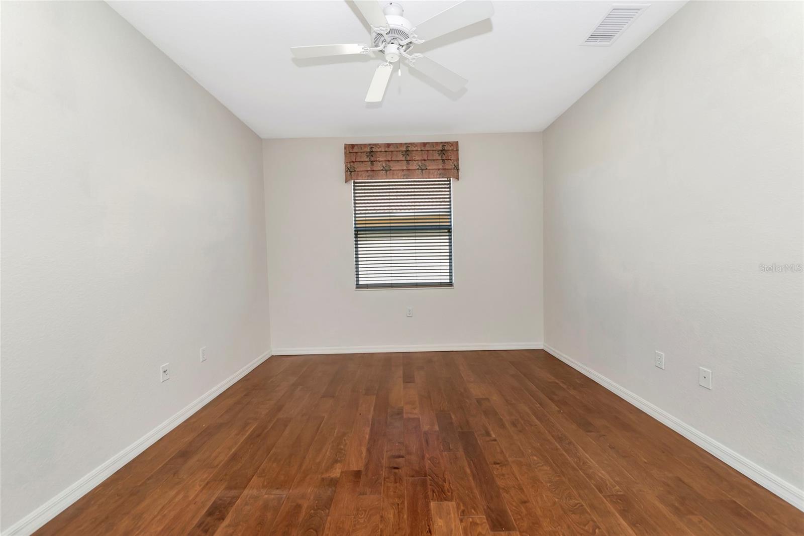 Image 25 of 100 For 223 River Enclave Court