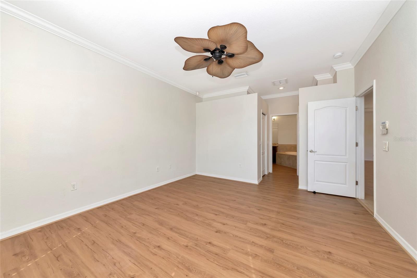 Image 30 of 100 For 223 River Enclave Court