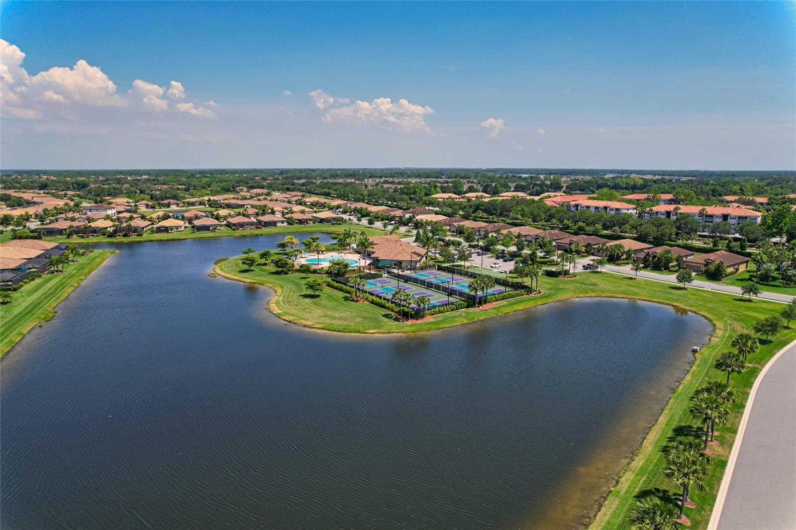 Image 65 of 100 For 223 River Enclave Court