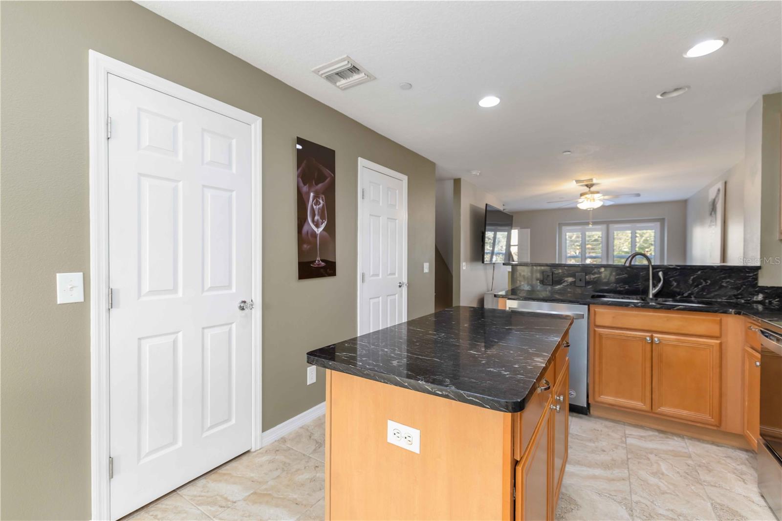 Image 11 of 35 For 8614 Majestic Elm Court