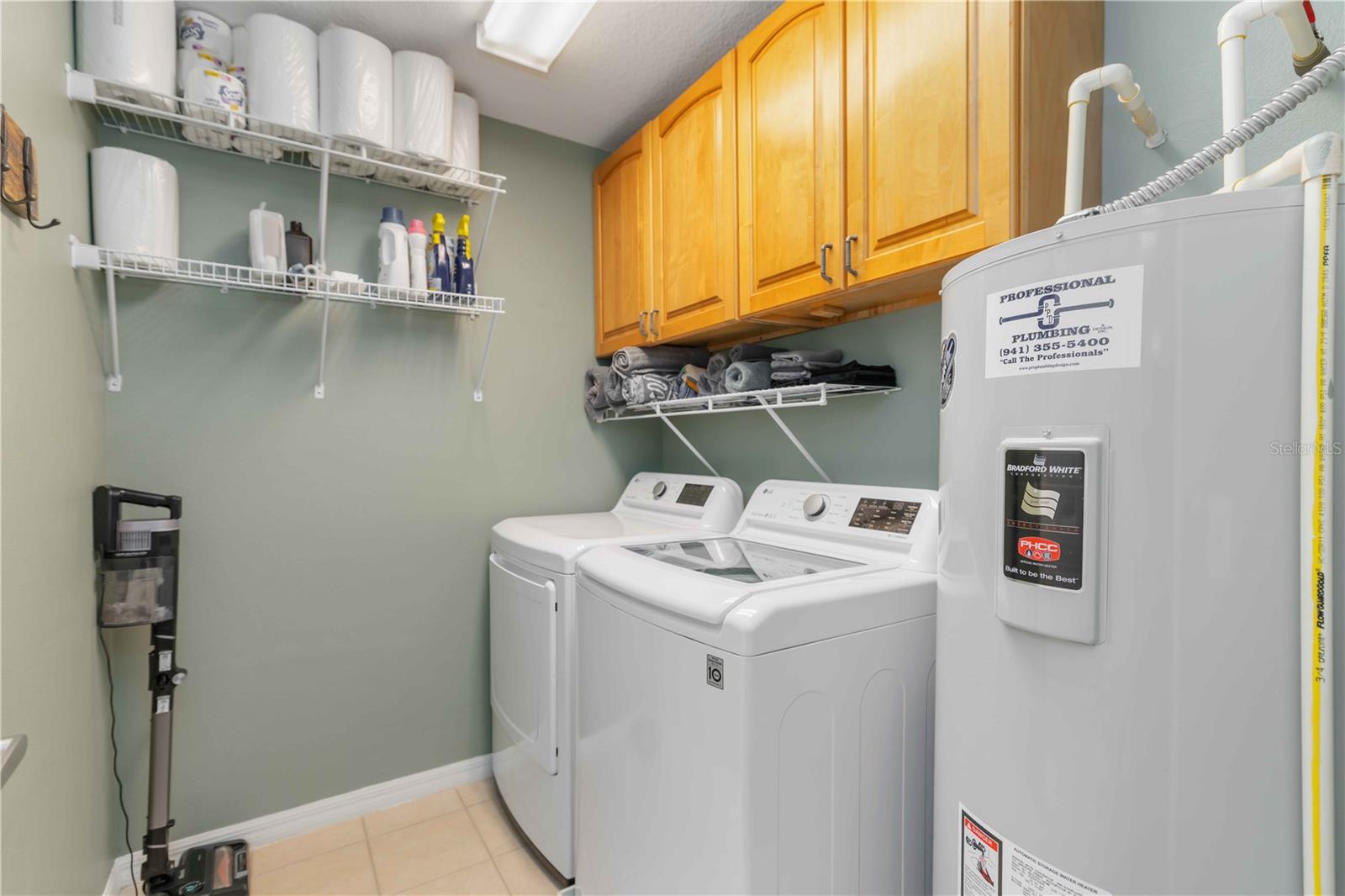 Image 20 of 35 For 8614 Majestic Elm Court