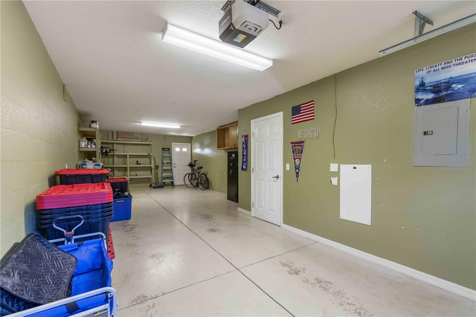 Image 33 of 35 For 8614 Majestic Elm Court