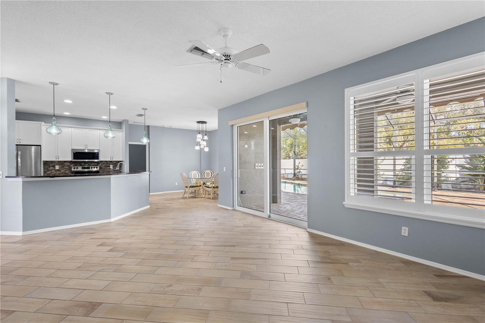 Image 12 of 33 For 4911 50th Avenue W