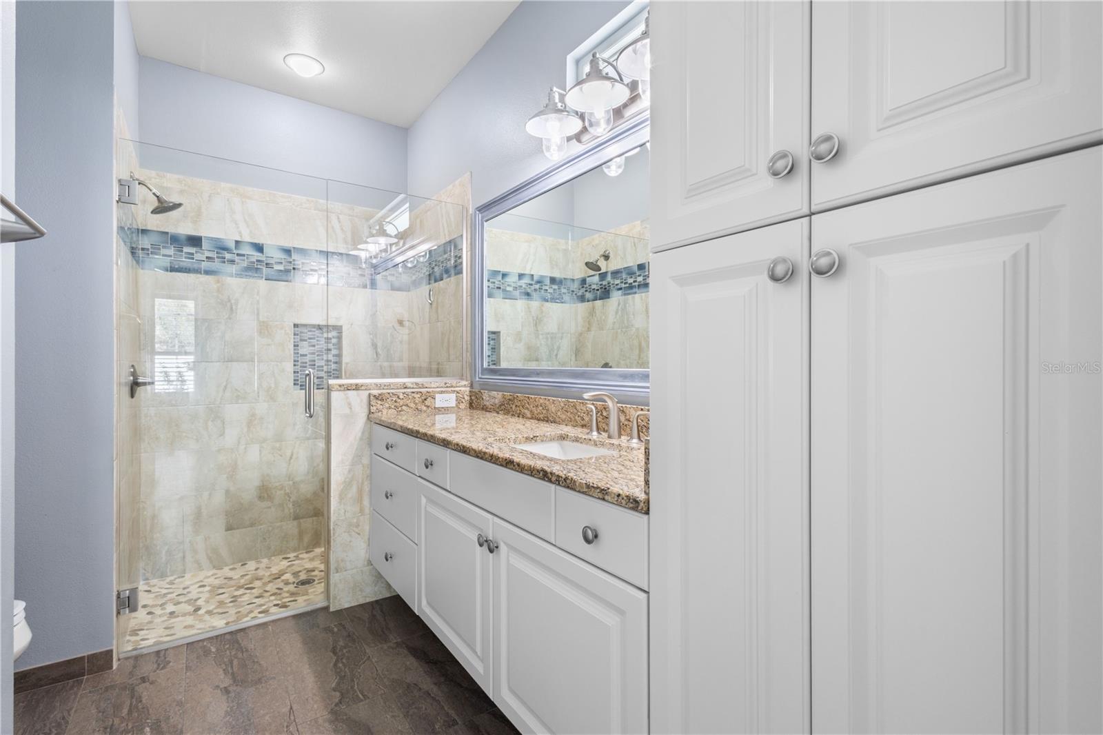 Image 16 of 33 For 4911 50th Avenue W