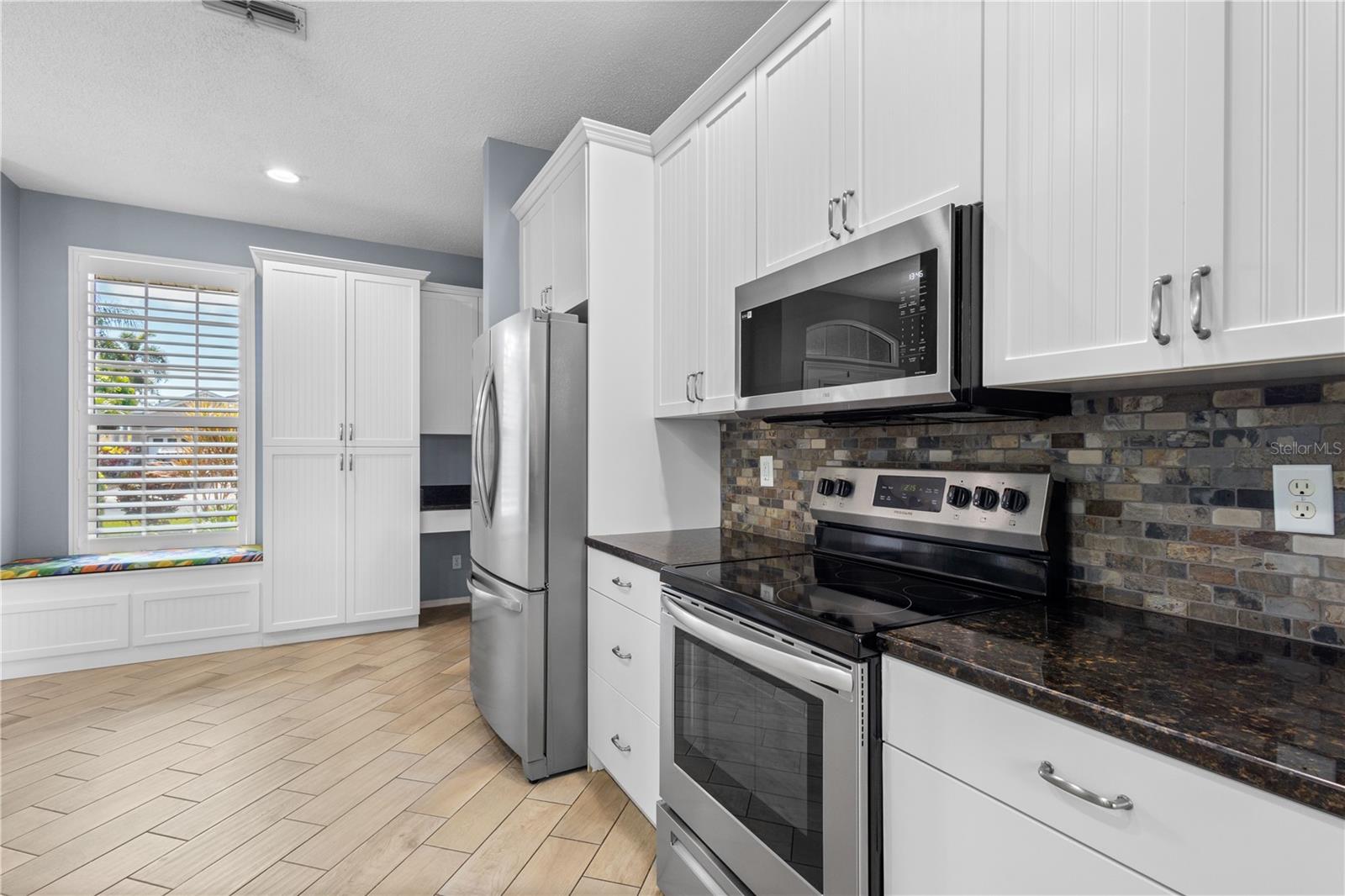 Image 8 of 33 For 4911 50th Avenue W