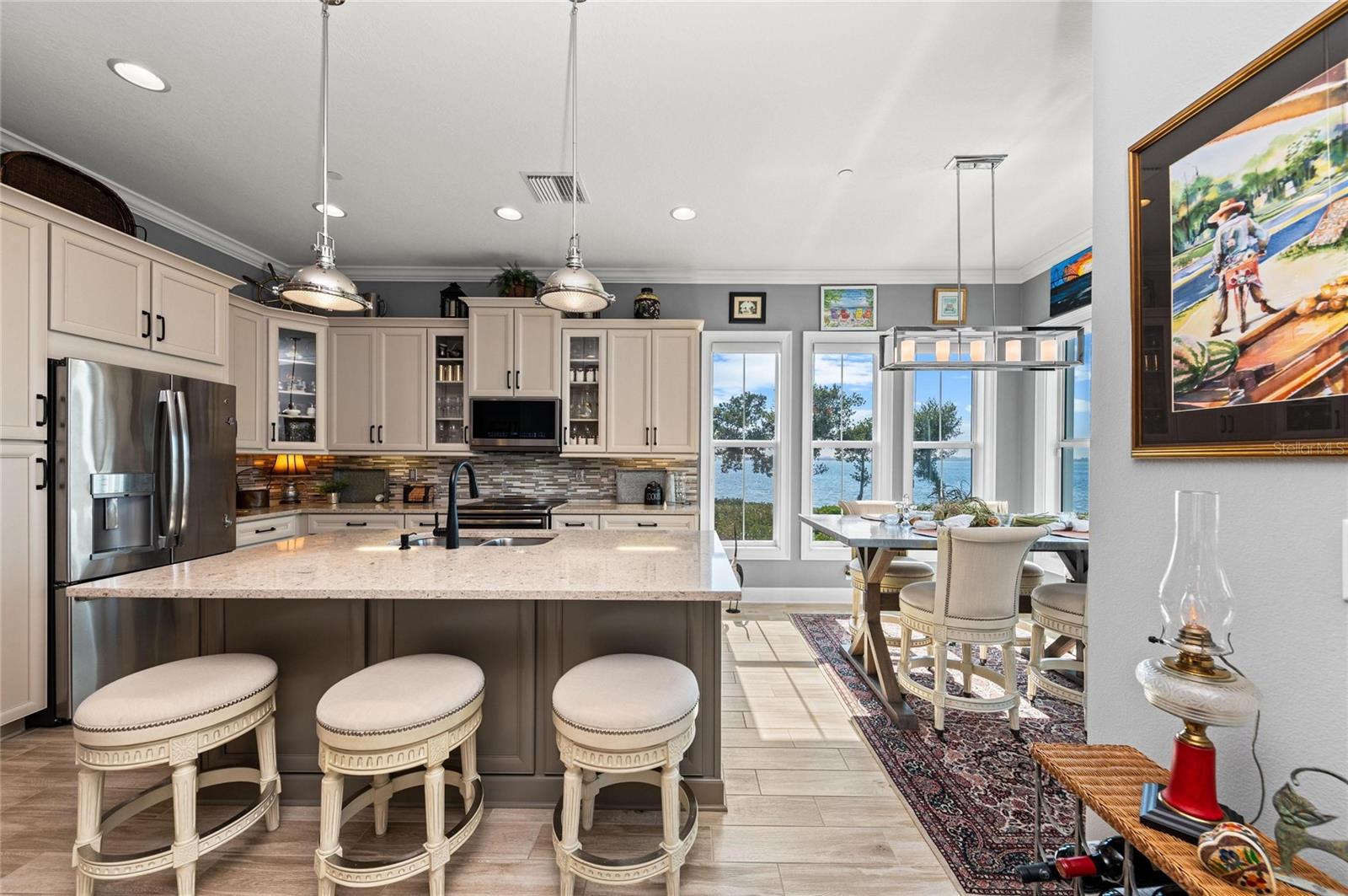 Image 17 of 100 For 268 Saint Lucia Drive 101