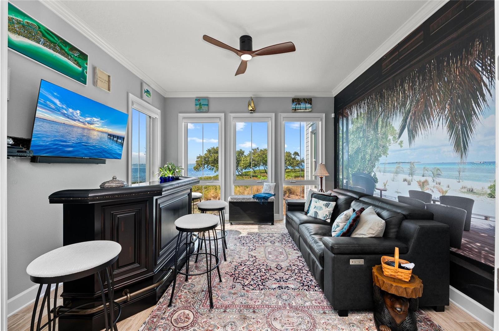 Image 22 of 100 For 268 Saint Lucia Drive 101