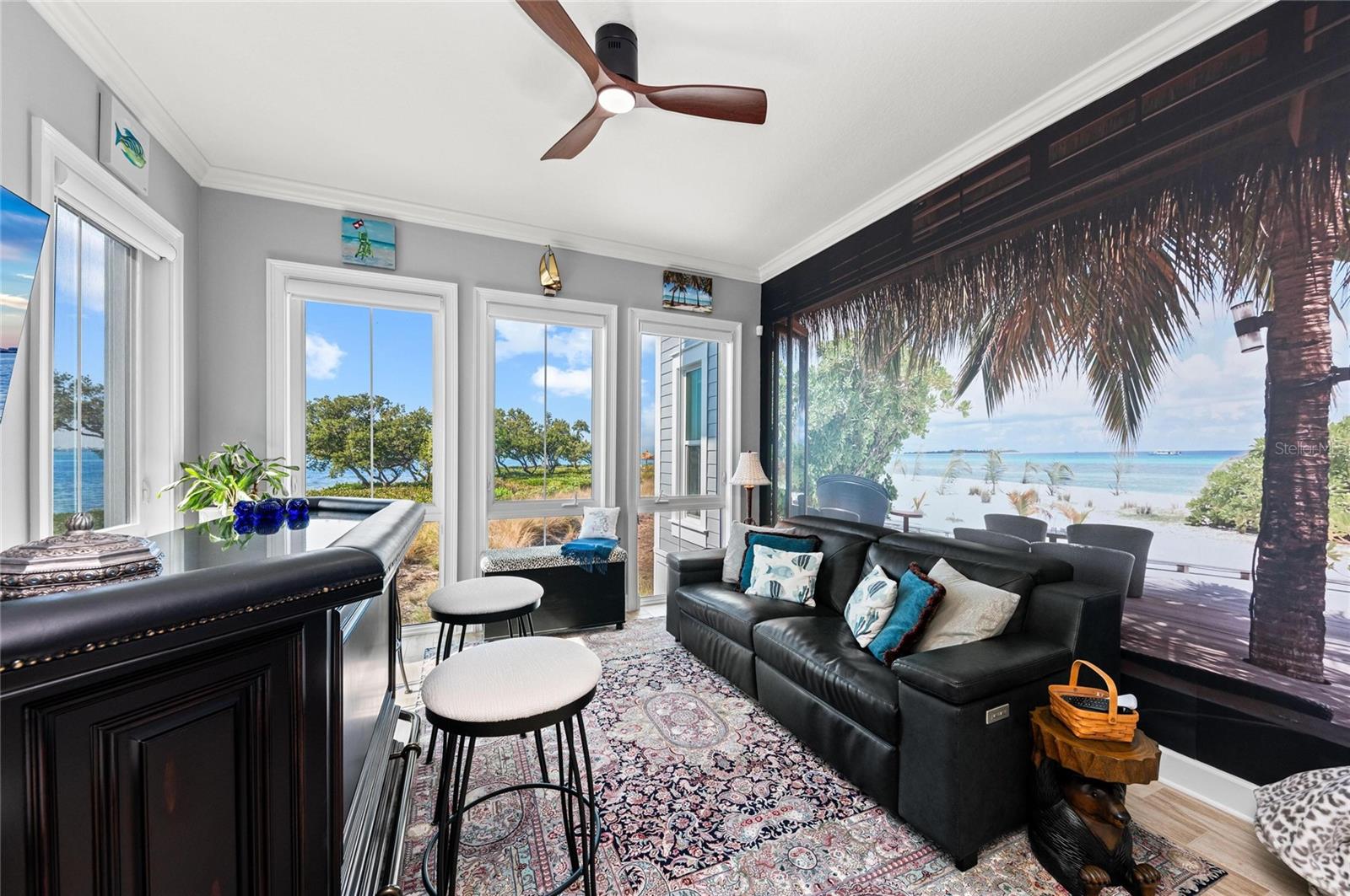 Image 24 of 100 For 268 Saint Lucia Drive 101